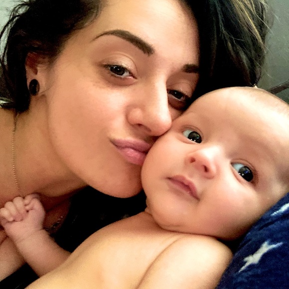 Meet your Posher, Jess - Picture 2 of 5